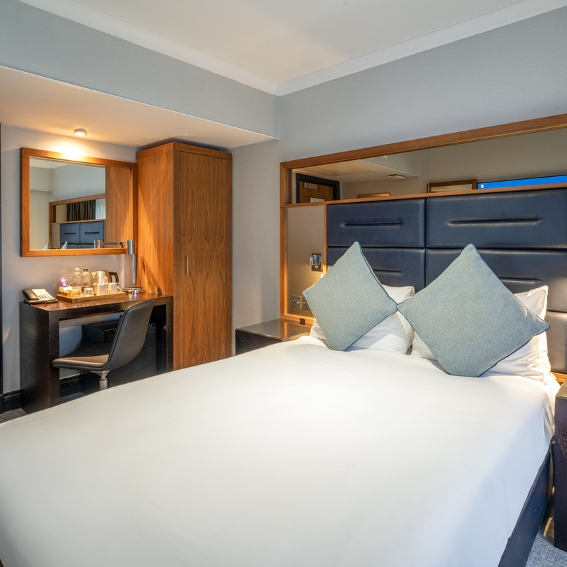 Felbridge - Gatwick Double Standard Felbridge - Gatwick Double Standard