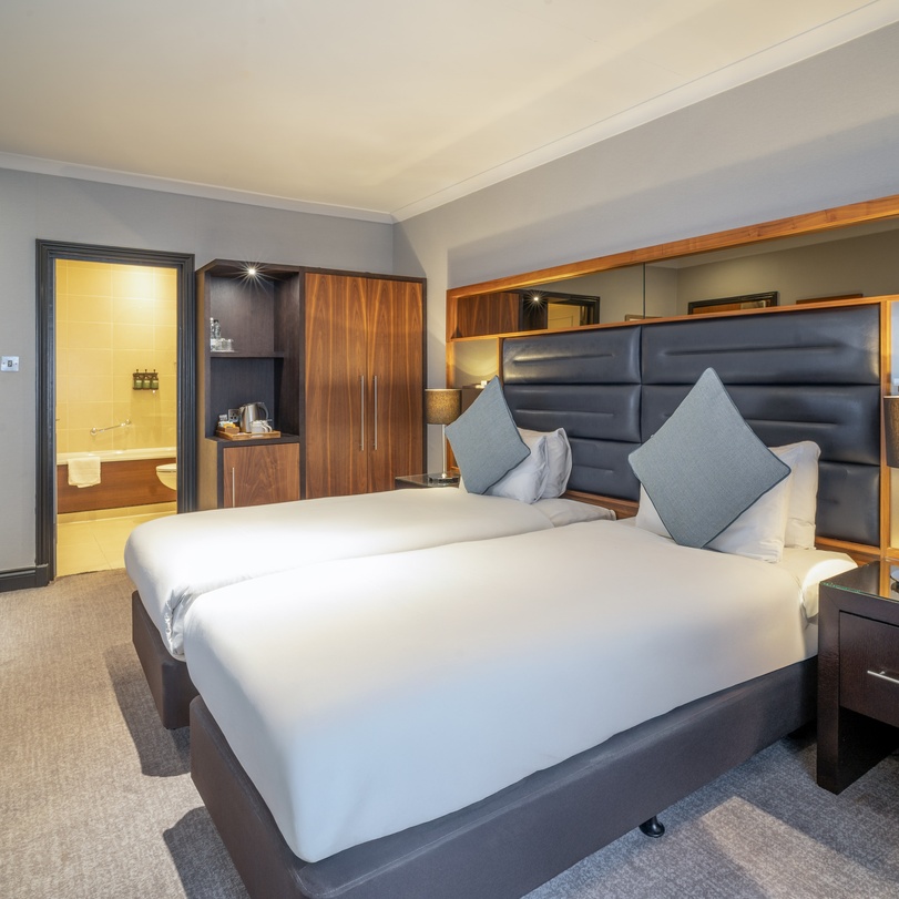 Felbridge - Gatwick Twin Executive Felbridge - Gatwick Twin Executive